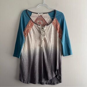 Gimmicks by BKE Linen Raw Edge Dip Dye Crochet Lace-up Boho Blouse Womens Medium